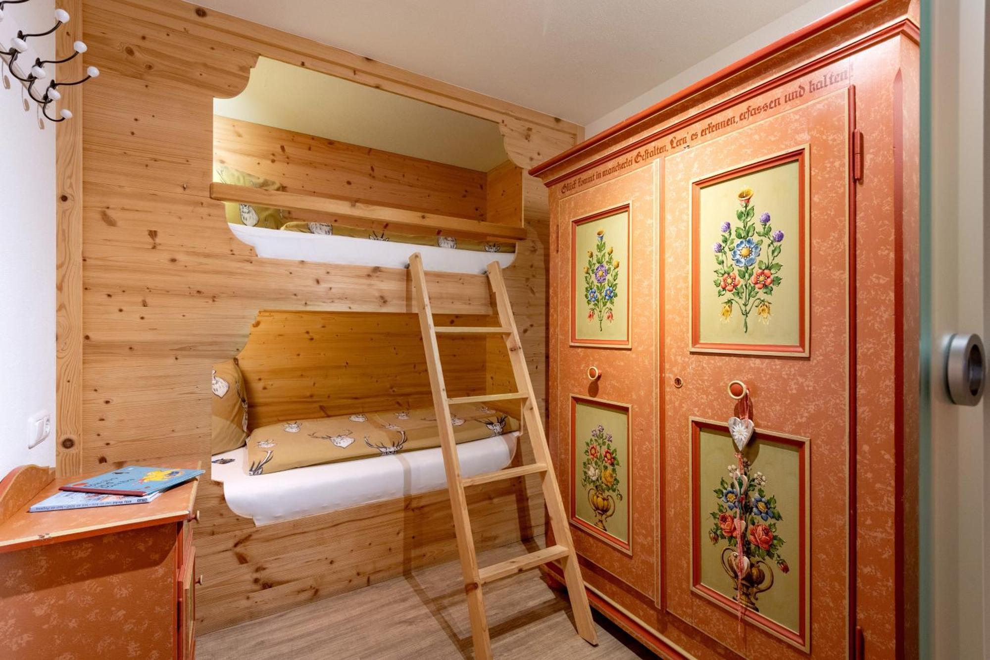 Narzenhof Wellness Chalets, Familien & Luxus Apartments Am Bauernhof سانكت يوهان ان تيرو المظهر الخارجي الصورة